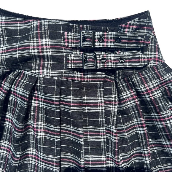 Banned Dark Collection Plaid Pleated Mini Skirt Buckle Detail Black Pink White - Picture 3 of 6